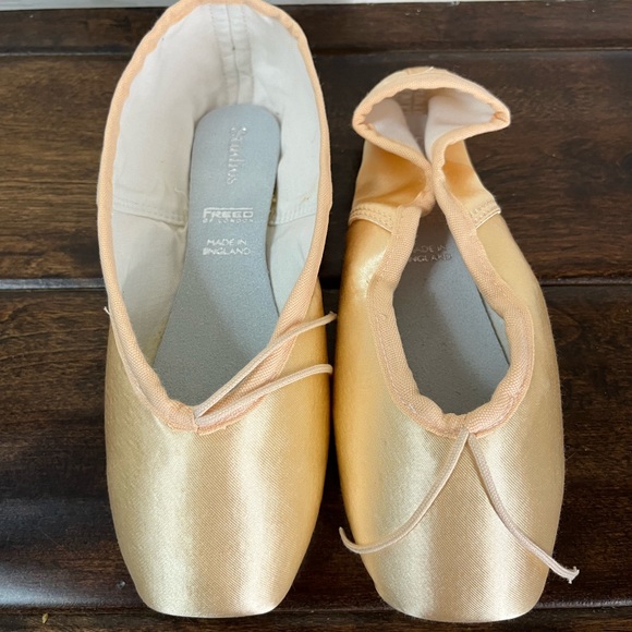 Freed of London Shoes Freed Of London Adult Studios Ballet Pointe Shoes In Pink Us Size 6 E